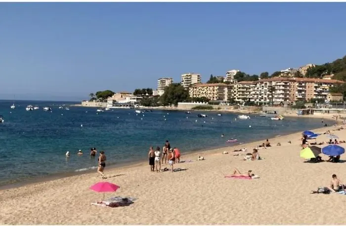 Neuf Casone - Trottel * Аяччо