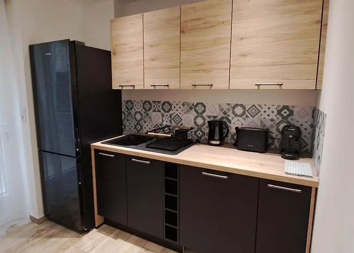 Neuf Casone - Trottel 阿雅克肖